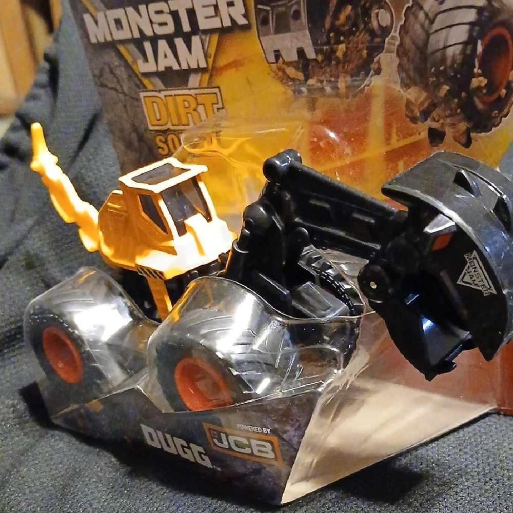 Monster Jam Dirt Squad Dugg Vehicle - Black and Orange